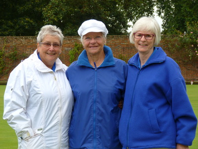 Ladies 2 Wood Finalists with marker Mags Shelley.