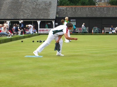 Lynda Taplin sending down a wood.